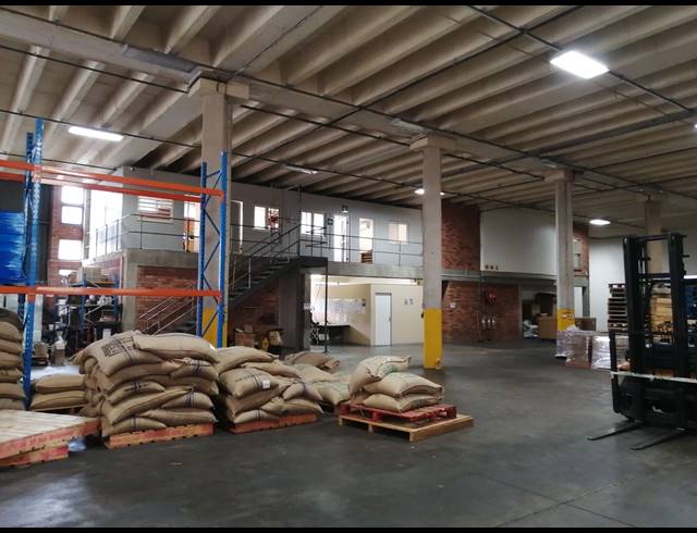 1,370M² WAREHOUSE TO LET IN MARIANNHILL